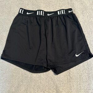 Nike Black Shorts Lightweight Athletic Comfort